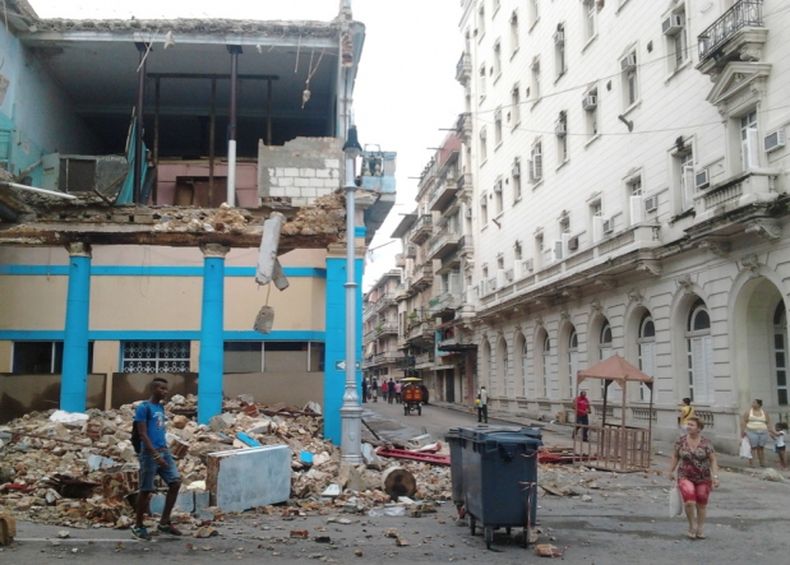 La desidia oficial y la temporada de lluvias han causado dos derrumbes en los últimos días.