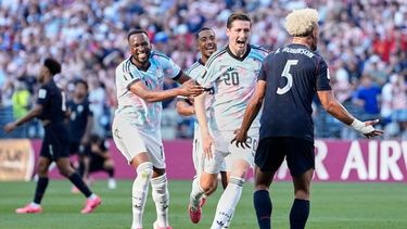 Hans Vanaken (20) celebra tras anotar el tercer gol de Bélgica ante Estados Unidos en los octavos de final del Mundial, el lunes 6 de julio de 2026, en Seattle. (AP Foto/Lindsey Wasson)