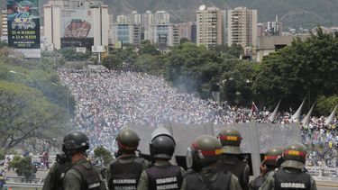 Venezolanos rechazan constituyente, suben a 35 los muertos