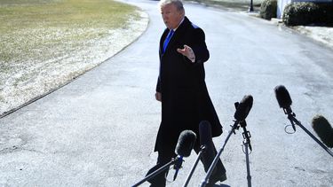 Trump por reunirse con los líderes republicanos del Congreso