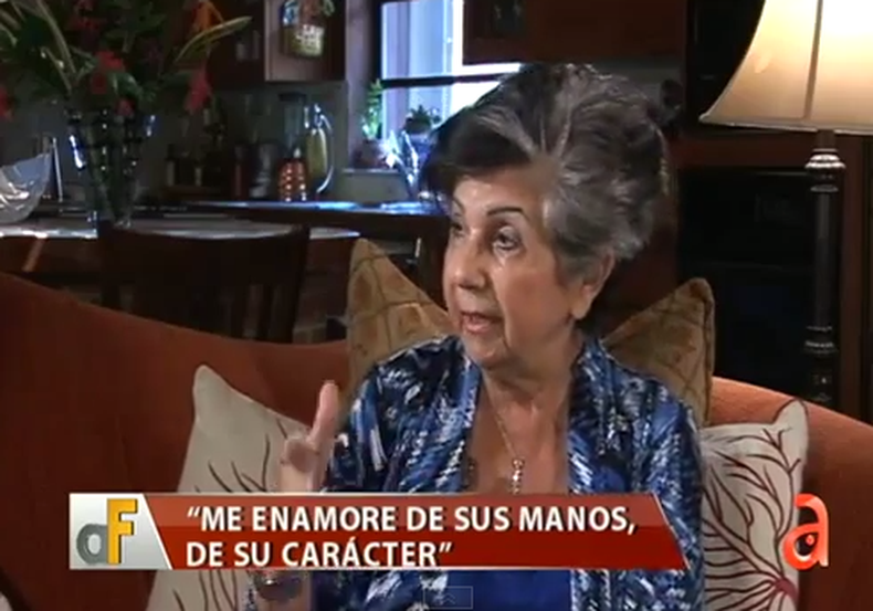 Elsy Alvarez Guedes recuerda al gran cómico cubano a casi un año de su fallecimiento. (30 de julio de 2013, en su casa de Kendall, condado de Miami-Dade)