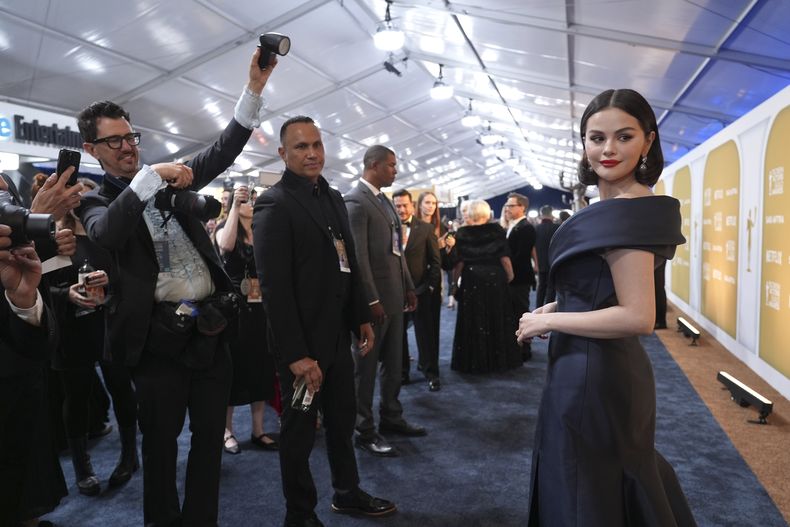 Selena Gomez llega a la 31ª edición anual de los Premios SAG el domingo 23 de febrero de 2025 en el Shrine Auditorium de Los Ángeles. (Foto AP/Chris Pizzello)