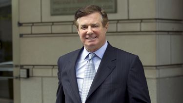 Fuente AP: Manafort seguirá bajo custodia federal