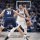 Mavericks se imponen a Nuggets con un triple de Finney-Smith