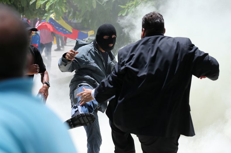 AMS-GEN_VENEZUELA-CRISIS_POLITICA-1.jpg