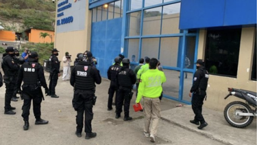 Guardias hallaron a cuatro reclusos ahorcados en una cárcel de Ecuador