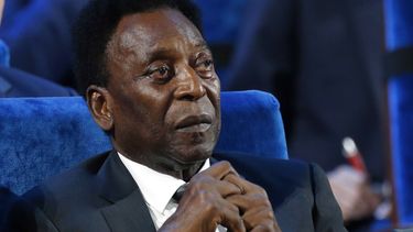 Pelé es dado de alta en Sao Paulo
