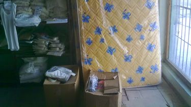 Venta de colchones en tienda de moneda nacional