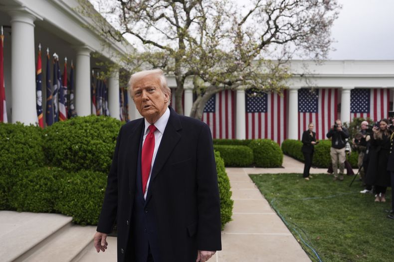 El presidente estadounidense Donald Trump en la Rosaleda de la Casa Blanca, en Washington, el miércoles 2 de abril de 2025. (AP Foto/Evan Vucci)