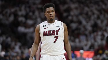 Kyle Lowry, del Heat de Miami, se lamenta durante el tercer partido de las Finales de la NBA ante los Nuggets de Denver, el miércoles 7 de junio de 2023 (AP Foto/Wilfredo Lee)
