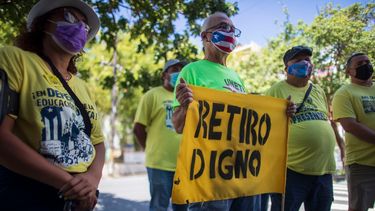 no faltan maestros: pedro pierluisi no muestra preocupacion por advertencia de renuncia de miles de educadores