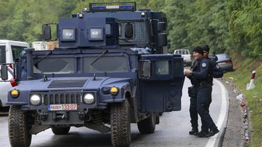 Serbia y Kosovo acuerdan reducir tensiones en su frontera