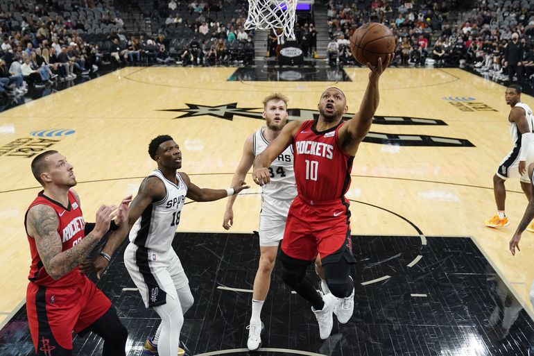 Rockets se imponen 128-124 a Spurs; Gordon anota 31 puntos