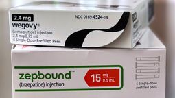ARCHIVO – Cajas de los medicamentos Wegovy y Zepbound en California, el 8 de mayo de 2025. (AP Foto/JoNel Aleccia, Archivo)
