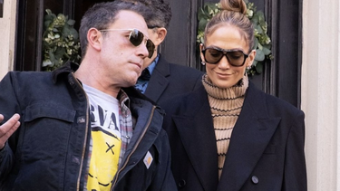 jennifer lopez y brett goldstein avivan rumores de romance tras aparicion publica juntos