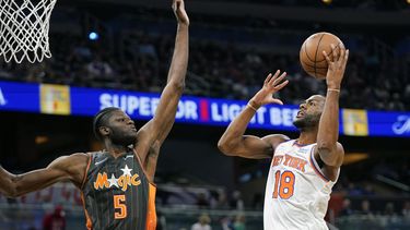 Knicks propinan paliza a Magic con ayuda de Barrett y Toppin