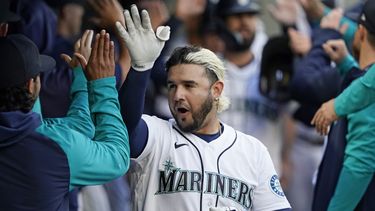 Ray gana respaldado por 3 jonrones, Marineros ganan a Texas