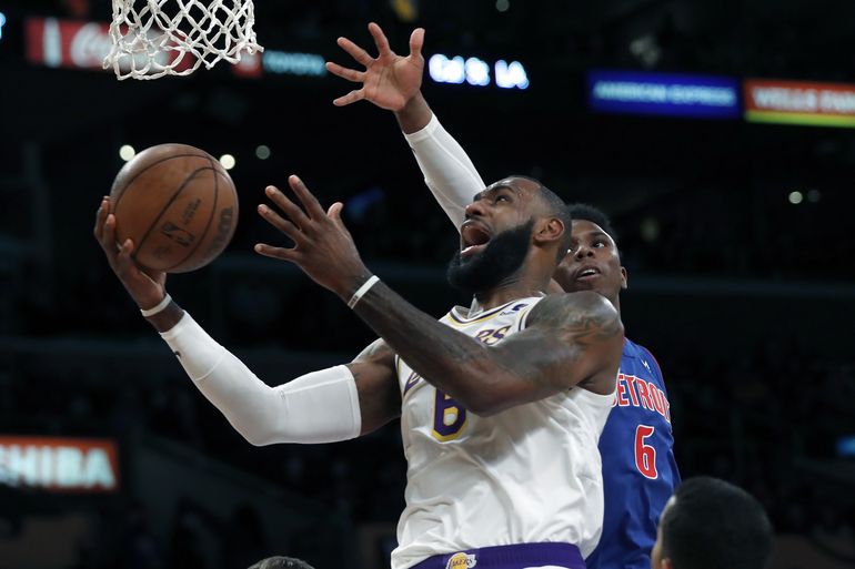 Con 33 puntos de James, Lakers vencen de nuevo a Pistons