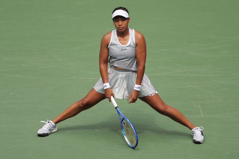 Naomi Osaka reacciona durante el partido contra Katerina Siniakova por la segunda ronda del US Open, el jueves 3 de septiembre de 2026, en Nueva York. (AP Foto/Andrés Kudacki)