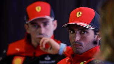 Leclerc y Sainz se entusiasman con el nuevo Ferrari