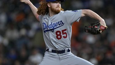 Sólida apertura de May impulsa a Dodgers 4-0 sobre Gigantes