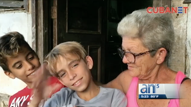 un rayo de luz en el alma de una mujer pobre: abuela cubana agradece al exilio