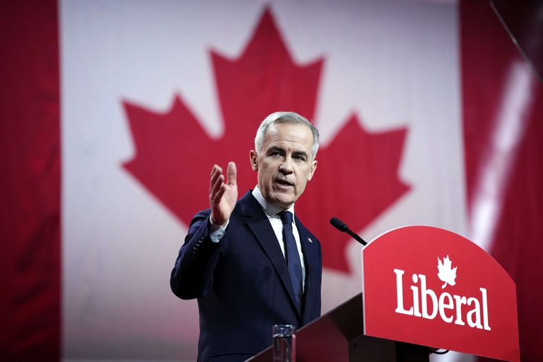 Mark Carney, líder del Partido Liberal de Canadá, habla tras haberse anunciado su victoria en el Evento de Liderazgo Liberal en Ottawa, Ontario, el domingo 9 de marzo de 2025. (Justin Tang/The Canadian Press vía AP)