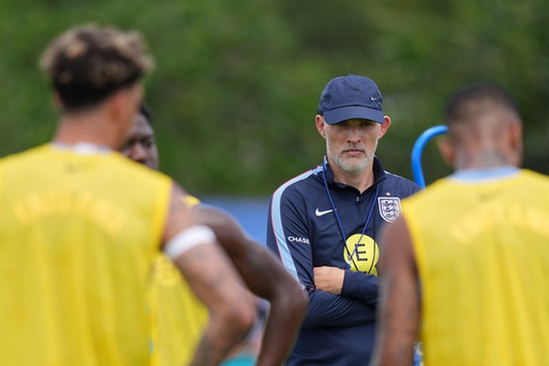 El técnico de Inglaterra Thomas Tuchel durante un entrenamiento de la selección, el martes 2 de junio de 2026, en Palm Beach Gardens, Florida. (AP Foto/Rebecca Blackwell)