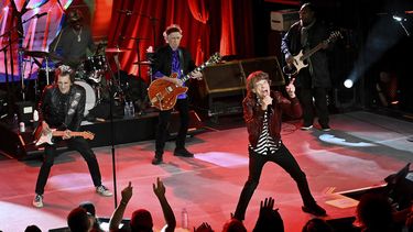 ARCHIVO - Los Rolling Stones durante una presentación para celebrar el lanzamiento de su álbum Hackney Diamonds el 19 de octubre de 2023, en Nueva York. Es su primer álbum con canciones originales en 18 años. (Foto Evan Agostini/Invision/AP, archivo)