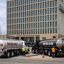 EE.UU. permite petróleo ruso a Cuba tras concesión del régimen a su embajada en La Habana EE.UU. permite petróleo ruso a Cuba tras concesión del régimen a su embajada en La Habana