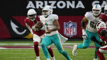 con gran labor de novato tagovailoa, miami vence a arizona