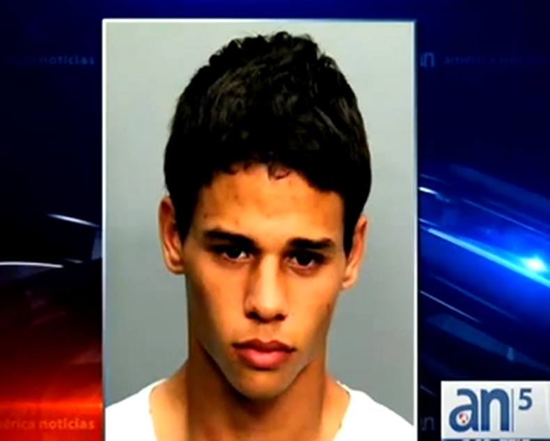 Hoy dictaron sentencia a un joven acusado de un triple homicidio vehicular por un accidente durante una carrera ilegal de autos.