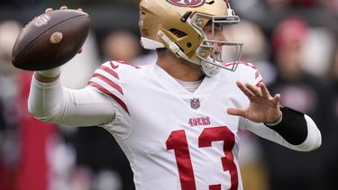 Shanahan, contento con Purdy y Lance como QBs para 2023