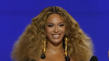 ARCHIVO - Beyoncé en la 63a entrega anual de los Grammy en Los Ángeles el 14 de marzo de 2021. . (Foto AP/Chris Pizzello, archivo)