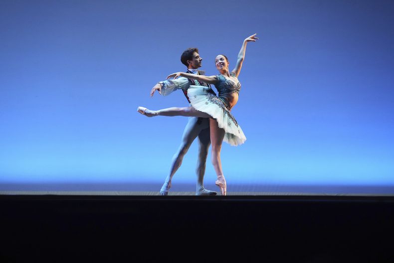 Bailarines ensayan para la próxima producción de Despertares en el Auditorio Nacional de la Ciudad de México, el viernes 29 de agosto de 2025. (Foto AP/Eduardo Verdugo)