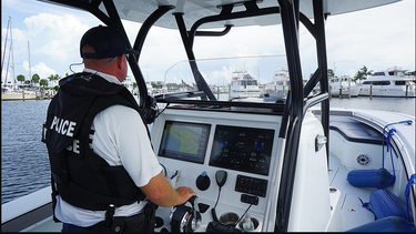 arrestan a pescador de origen cubano residente en hialeah por capturar especie prohibida de tiburon y pargo pequeno en cayos de florida