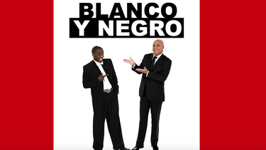 blanco y negro, la comedia que conquista las noches de miami
