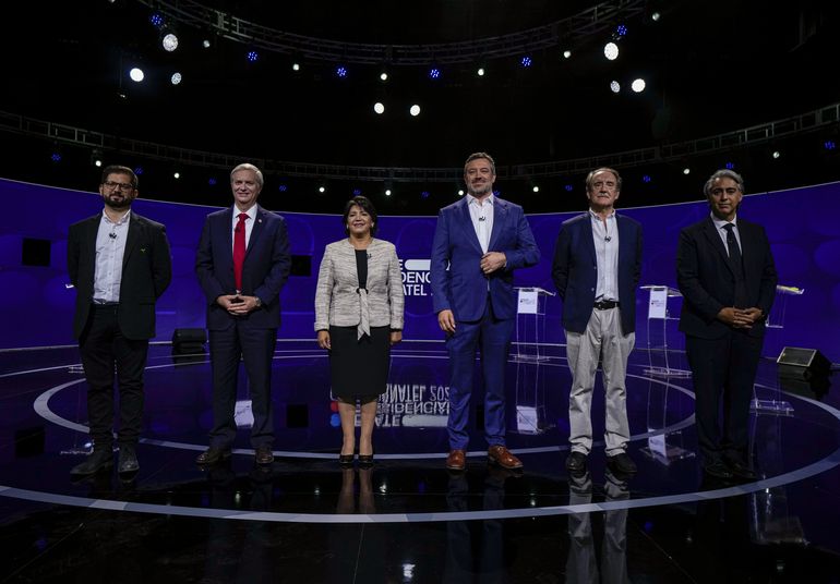 Candidatos presidenciales chilenos celebran último debate