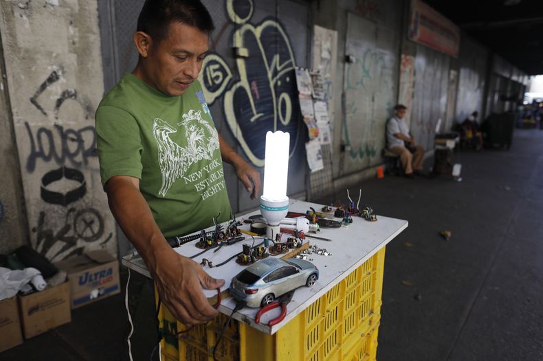REP-GEN_VENEZUELA-RECICLAR_PARA_SOBREVIVIR-0.jpg