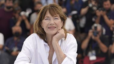 Jane Birkin posa en la sesión fotográfica de la película Jane By Charlotte en el 74º festival internacional de cine de Cannes, sur de Francia, el 8 de julio de 2021. Birkin murió a los 76 años, se informó el 16 de julio de 2023. (AP Foto/Brynn Anderson, File)