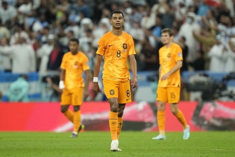 DEP-FUT LIVERPOOL-GAKPO