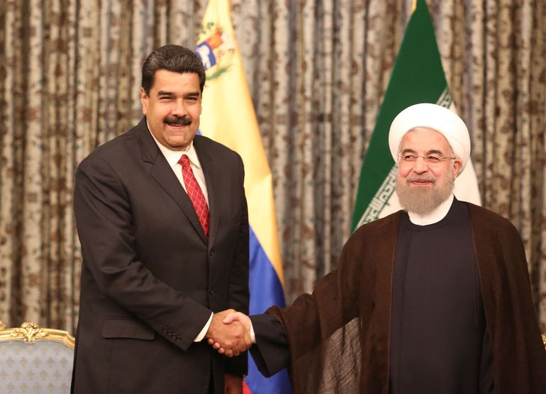 Nicolás Maduro refuerza sus vínculos con el régimen islámico