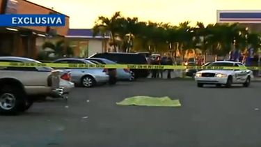 americateve | Un pleito ocurrido en un bar en Homestead este domingo dejo como resultado a un muerto y varias personas heridas. La policía ya reveló el nombre de la víctima y arresto al sospechoso del crimen.