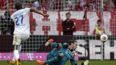 americateve | El jugador de Hoffenheim, Anthony Modeste, izquierda, anota un gol contra Bayern Munich el s&aacute;bado, 29 de marzo de 2014, en Munich, Alemania. (AP Photo/Matthias Schrader)
