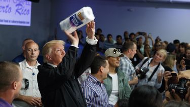 Trump: Puerto Rico no debe esperar ayuda “para siempre”