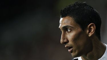 americateve | El argentino Angel Di María se convirtió el martes en el futbolista más caro en la historia del fútbol británico después que Manchester United pagó 59,7 millones de libras (99 millones de dólares) a Real Madrid por su fichaje.
