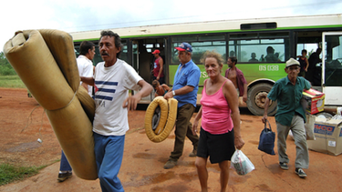 cubanos de la isla se preparan para el impacto del huracan ian