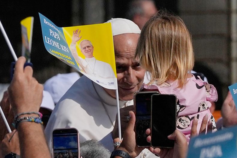 El papa León XIV en Lampedusa, Sicilia, Italia, el 4 de julio del 2026. (AP foto/Alessandra Tarantino)