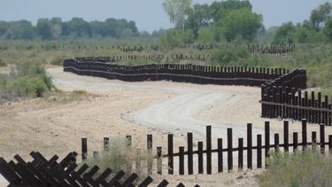 Trump se queja que presupuesto republicano no incluye muro