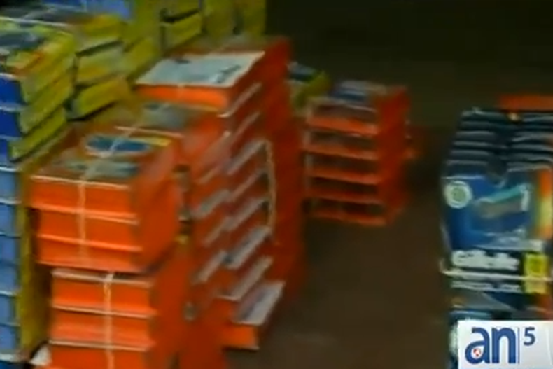 Casi dos docenas de personas han sido acusadas en una investigación de robo al pormenor en todo el sur de la Florida y en Orlando.